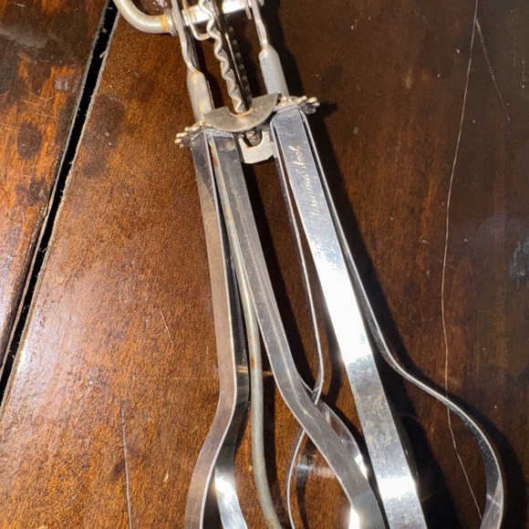 Vintage EKCO Hi-Speed Hand Beater-Wood Handles - Picture 4 of 5